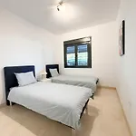 Luxury 2br Near Marbella & Puerto Banus Pool, Padel, Parking Apartamento