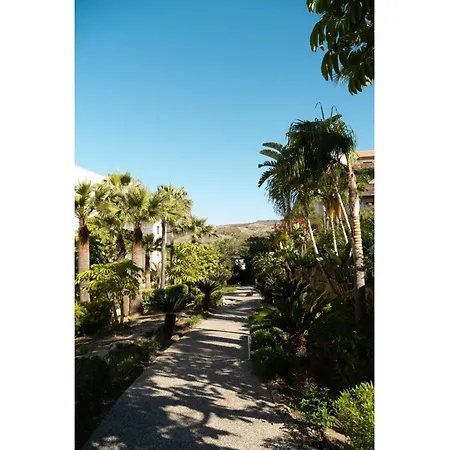 Apartamento Luxury 2br Near Marbella & Puerto Banus Pool, Padel, Parking